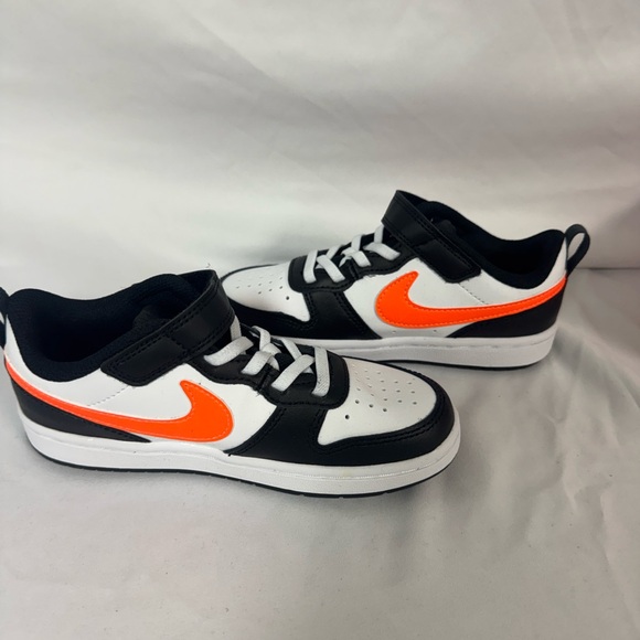 NEW Nike Court Borough Low 2 Kids' Sneakers Shoes, Black/White/Orange, Size 13c - Picture 3 of 6